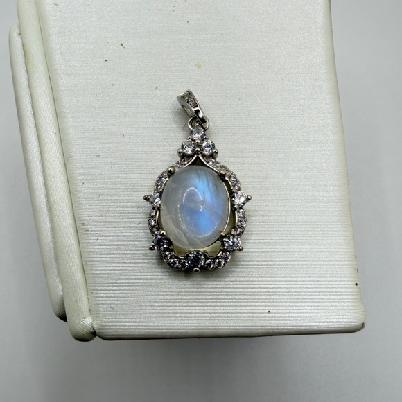 NWOT 8x10mm oval Moonstone cabochon pendant w/ cz diamond accents set in s925! - Picture 1 of 9